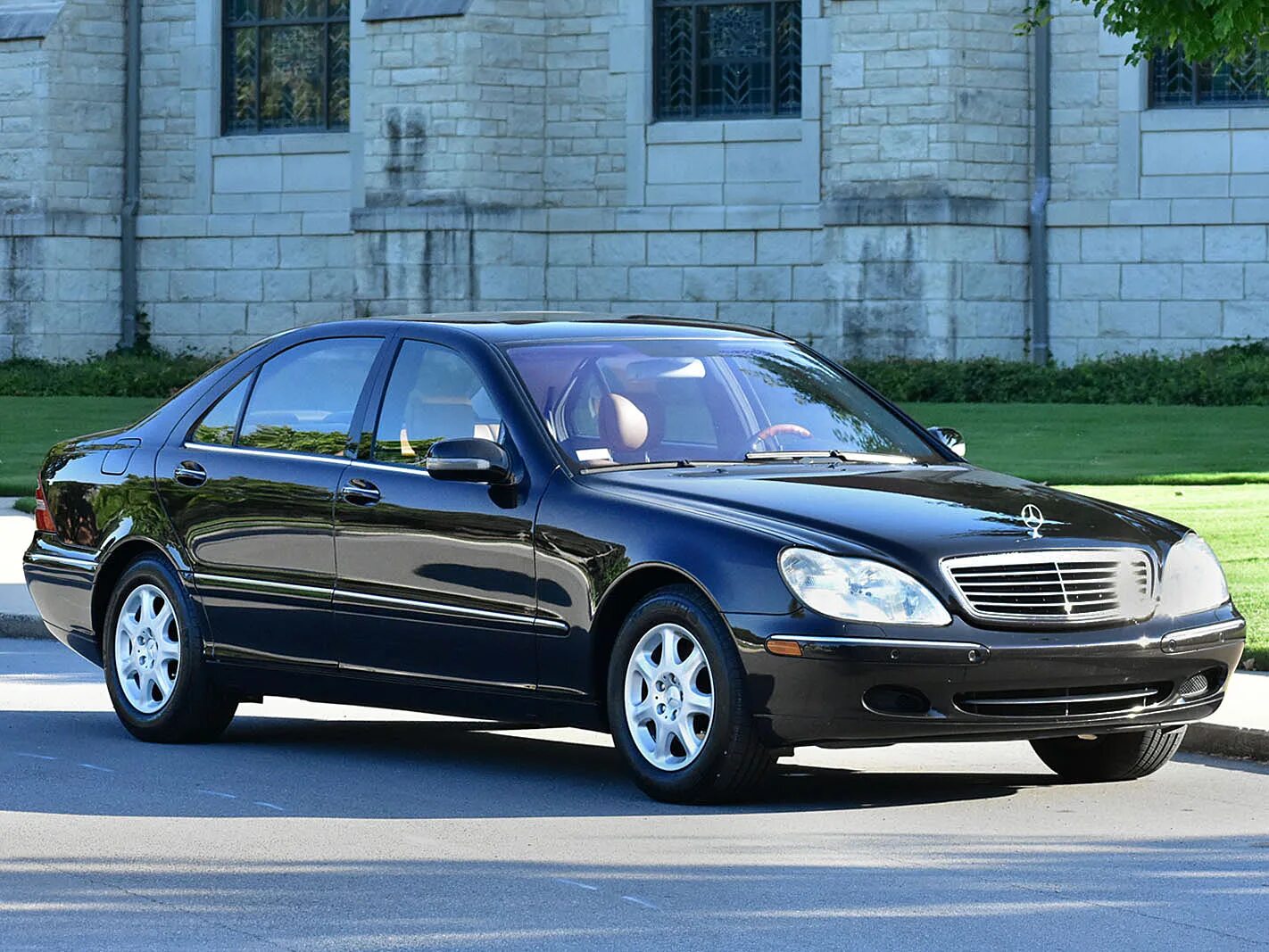 Купить мерседес 2001. Мерседес s 2001. Мерседес-Бенц s500 2001. Mercedes s500 2001. Мерседес Бенц 2001 года.