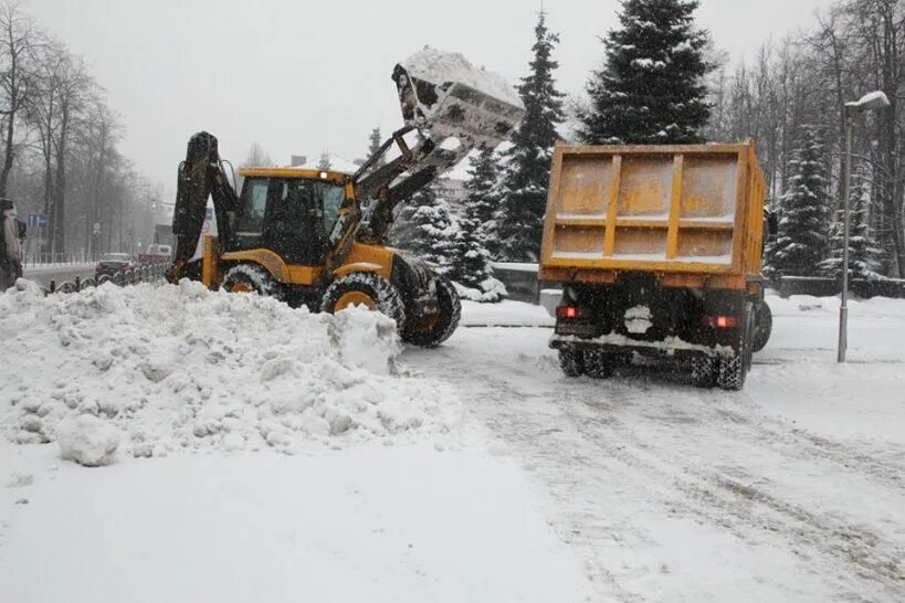 Уборка и вывоз снега. Вывоз снега подмосковье. Вывоз снега куб. Уборка снега самосвал. Вывоз снега с погрузкой.