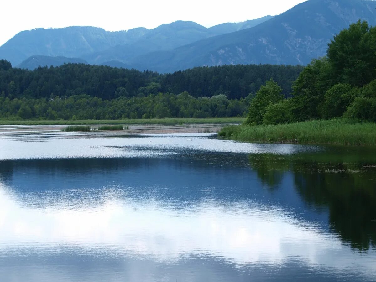 Природные водные объекты. Водные ресурсы фото. Река море. Реки в океане. Водные природные ресурсы.