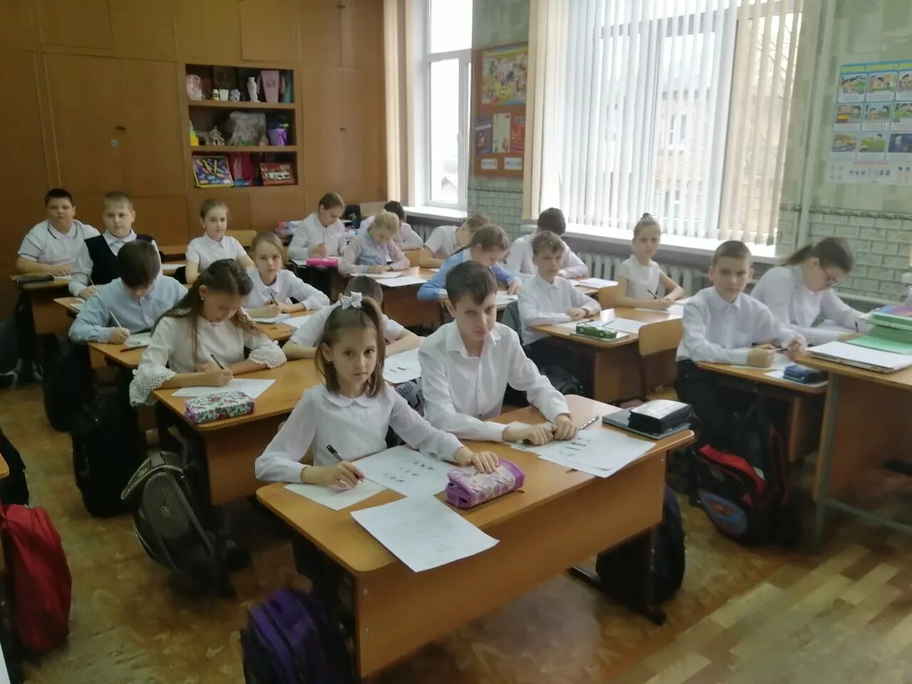 Класс 2021 года. Класс 2021 года. Первый класс 2021. Чоу школа образ. Школа 2021.