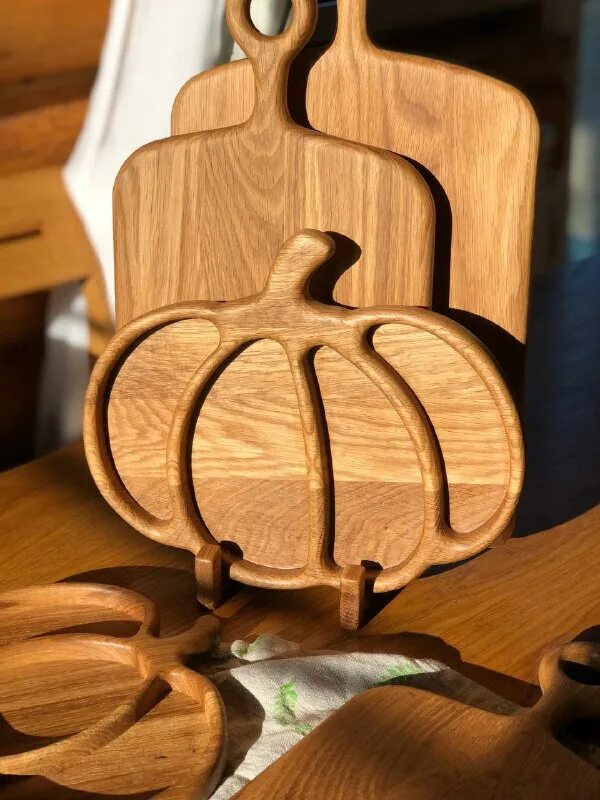 Мануфактура голубиных. Мануфактура голубиных. Дубовая игрушка. Тарелки с гравировкой из дерева. Мануфактура голубиных.