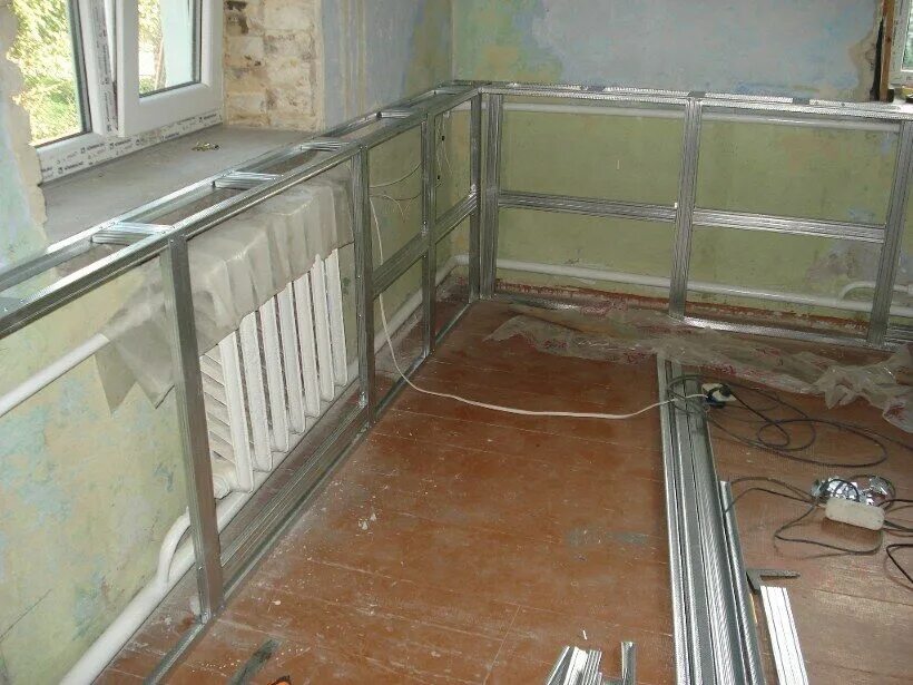 Трубы отопления закрыты гипсокартоном