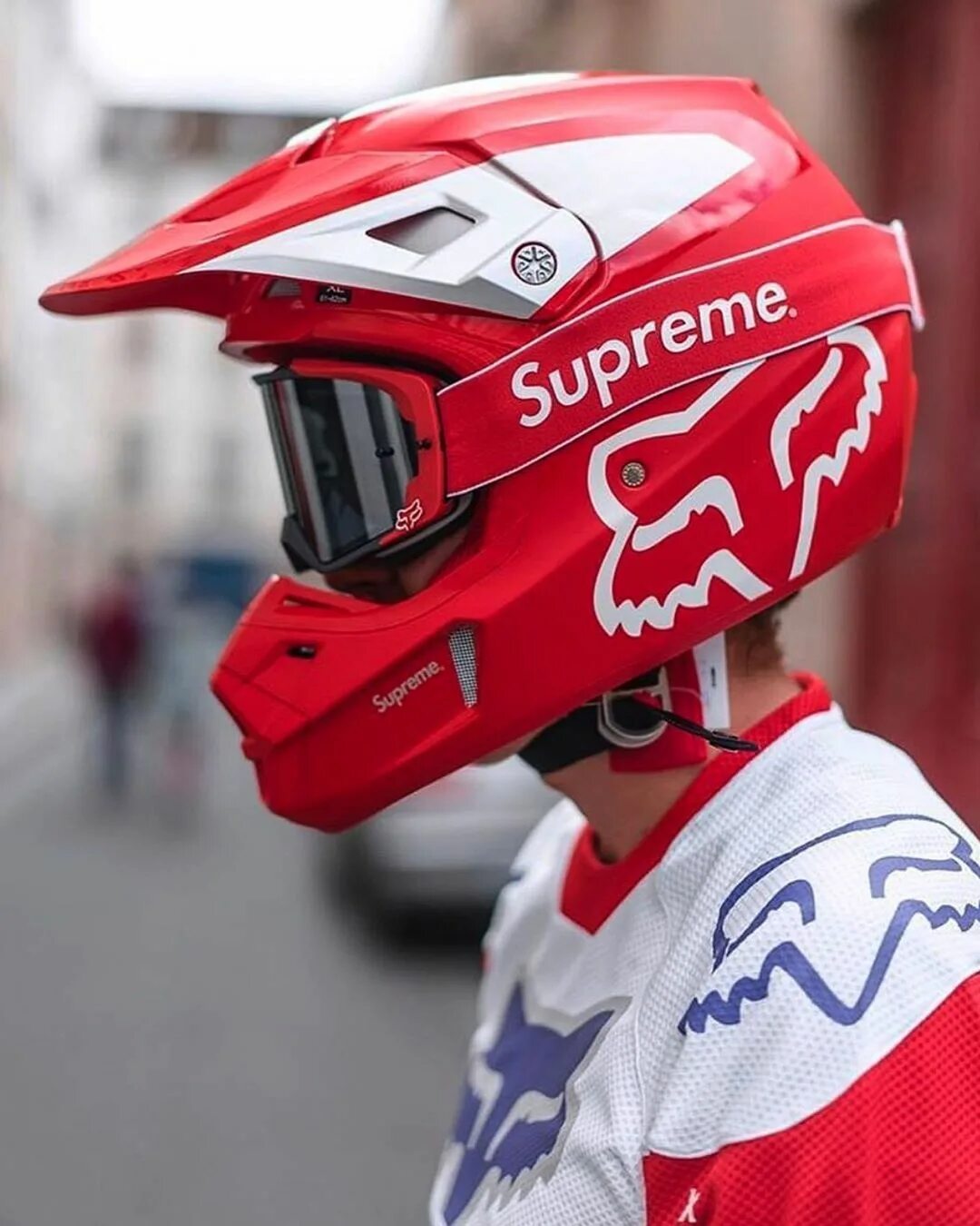 Шлем supreme simpson. Шлем суприм мотоциклетный. Шлем fox supreme. Шлем суприм. Шлем supreme simpson.