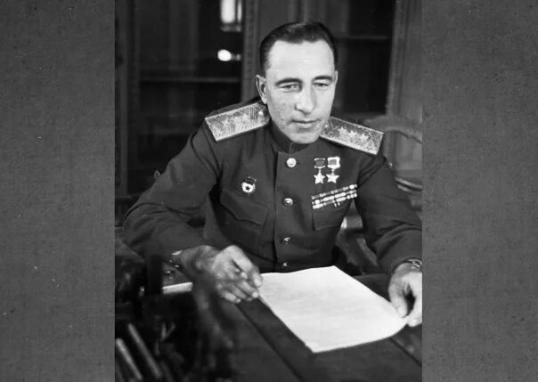 Одна из последних фотографий маршала бронетанковых войск Михаила Ефимовича Катук