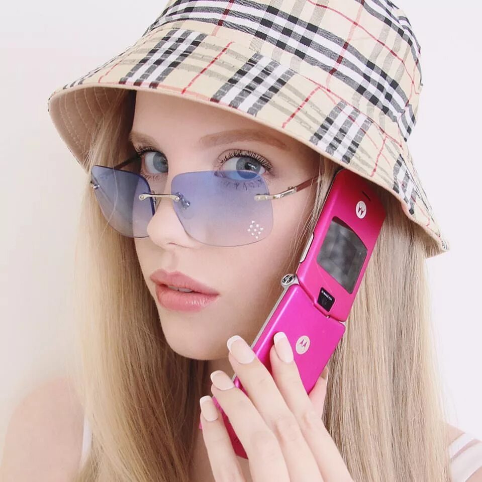 Аксессуары из 2000-х. Мода 2000-х годов америка. Мода 2000-х. Блёстки для шитья. Кожаный браслет с совой.