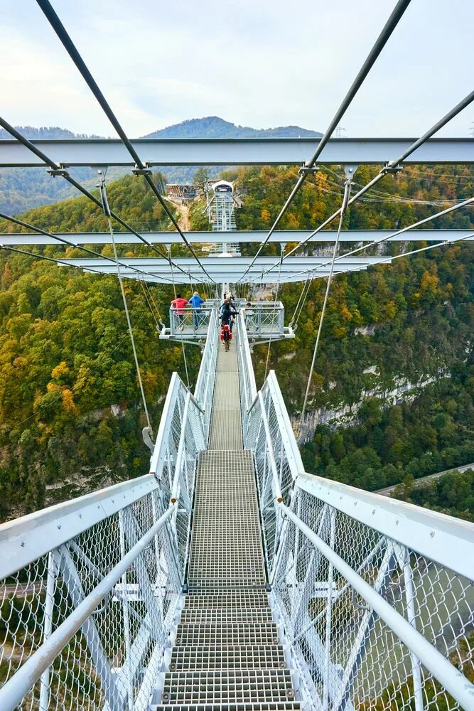 Отель skybridge. Мост в Адлере Скайбридж. Сочи достопримечательности Скайпарк. Мост Скайбридж в Сочи. Скайпарк AJ Hackett Sochi.