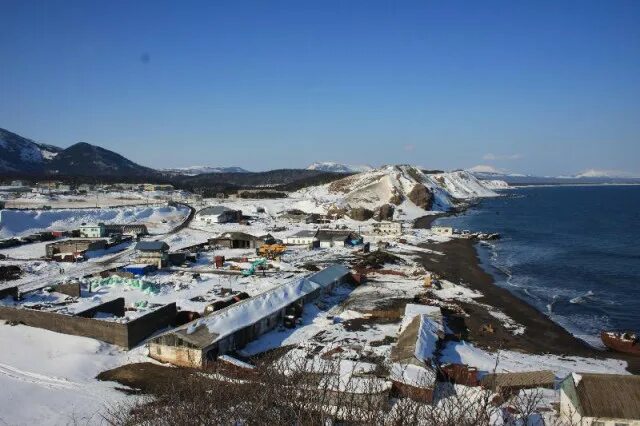 Кунашир горячий пляж. Южно курильск лагунное. кунашир поселок лагунное. поселок лагунное южно-курильский.