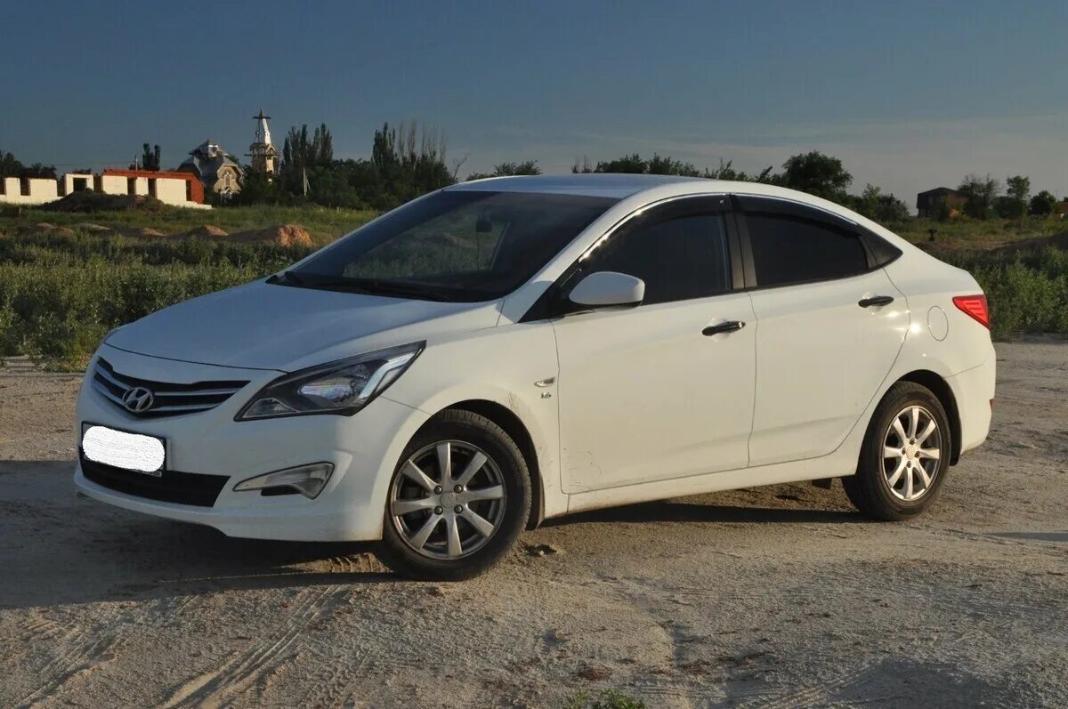 Hyundai solaris белый. 6. Hyundai solaris 2011 1. Hyundai solaris белый. Солярис седан белый.