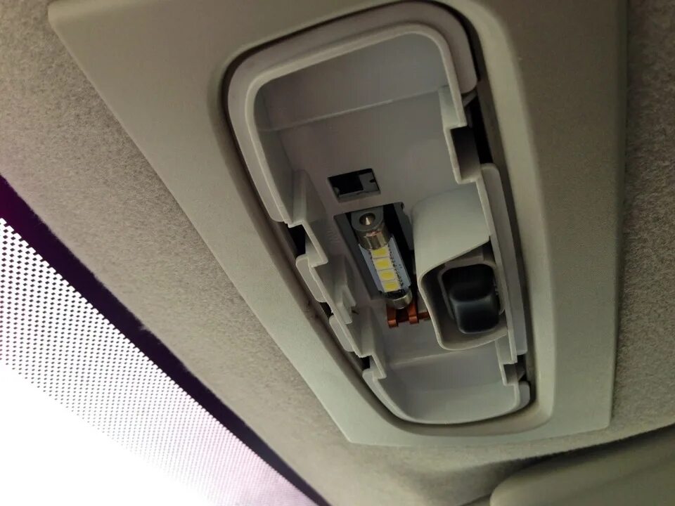 Как заменить лампочку в салоне форд 4 Свет в салоне Фьюжен Ford Fusion, 1,4 л, 2007 года наблюдение DRIVE2