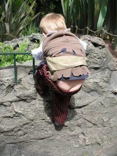 Girl poop outdoor