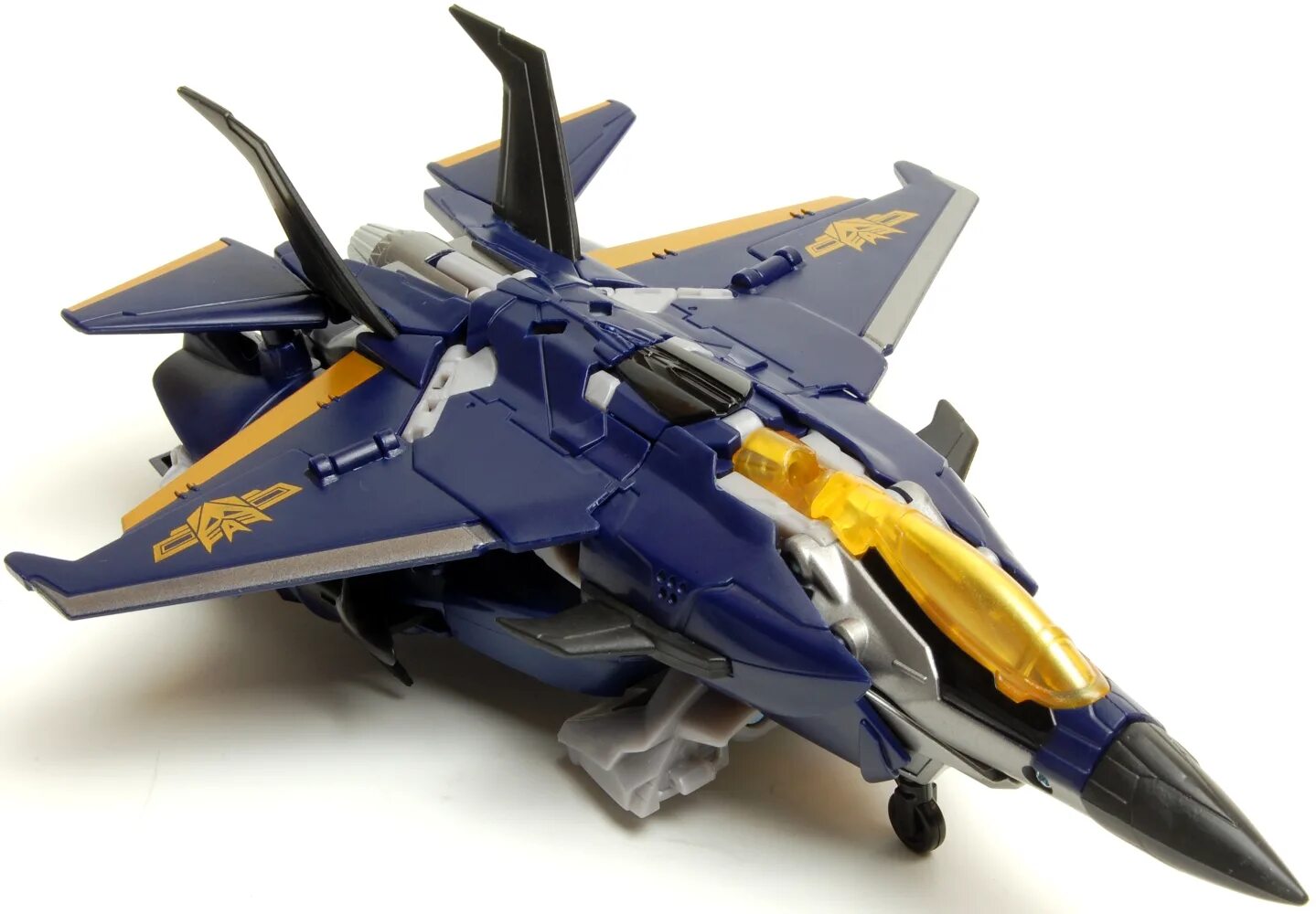 Дредвинг трансформер. Трансформеры Прайм Дредвинг. Transformers Prime Dreadwing Toy. Десептикон истребитель Старскрим. Старскрим трансформеры Прайм самолет.