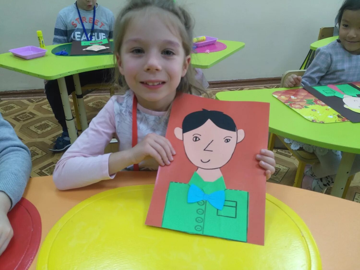 Аппликация папа старшая группа. Портрет папы в детском саду. портрет аппликация. аппликация портрет папы. портрет папы в детском саду старшая группа.