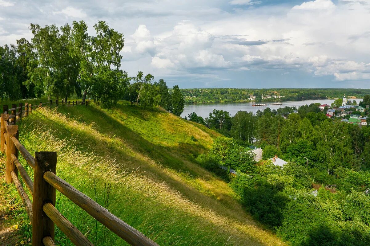яблоневый карьер самарская область. исток реки волга в тверской области. арбугинская гора ульяновская область. каменистый берег волги балахна. бои на возвышенности на берегу волги.