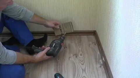 Монтаж плинтуса видео