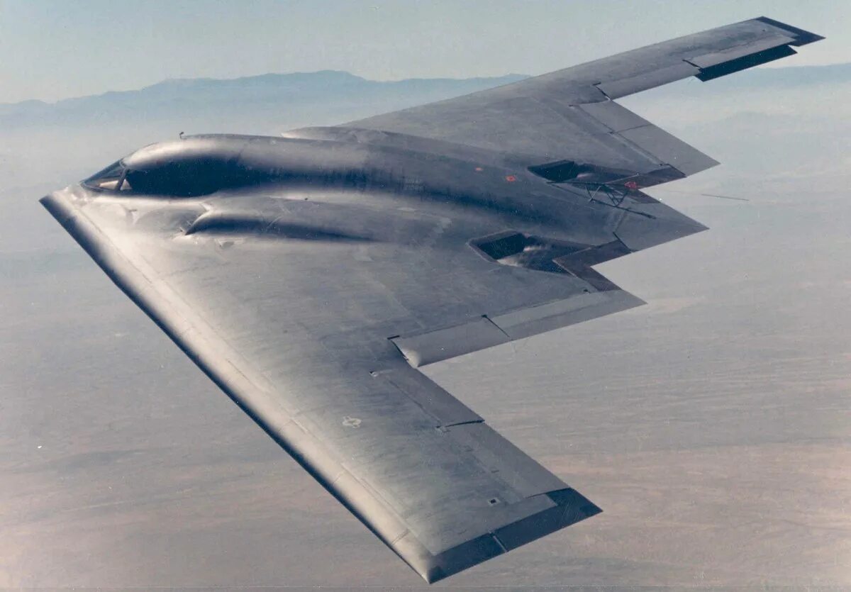 B 1 spirit. Cbu-97 sensor fuzed weapon. B 1 spirit. Стелс-бомбардировщика xian h-20. Стелс b2 самолет невидимка.