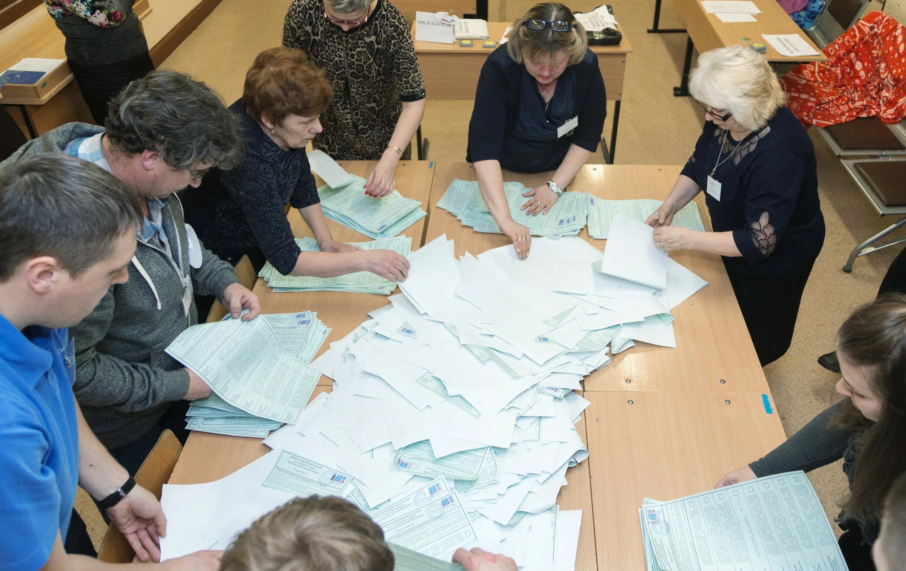 Смоленская область выборы президента явки. Наблюдатели на выборах в Италии.