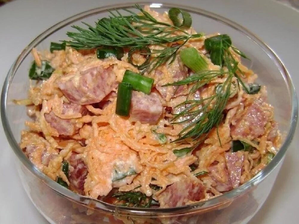 Рецепты вкусных салатов быстрого приготовления. 10 салатов на скорую руку. простые салаты на скорую руку. сытный салат на скорую руку. быстрый салат на ужин на скорую руку.