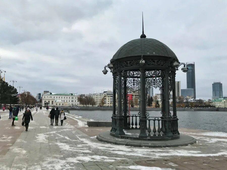 Оттепель екатеринбург. Земельные участки затопляемые по весну. Потепление в екатеринбурге. Потепление в екатеринбурге. Хищная оттепель.
