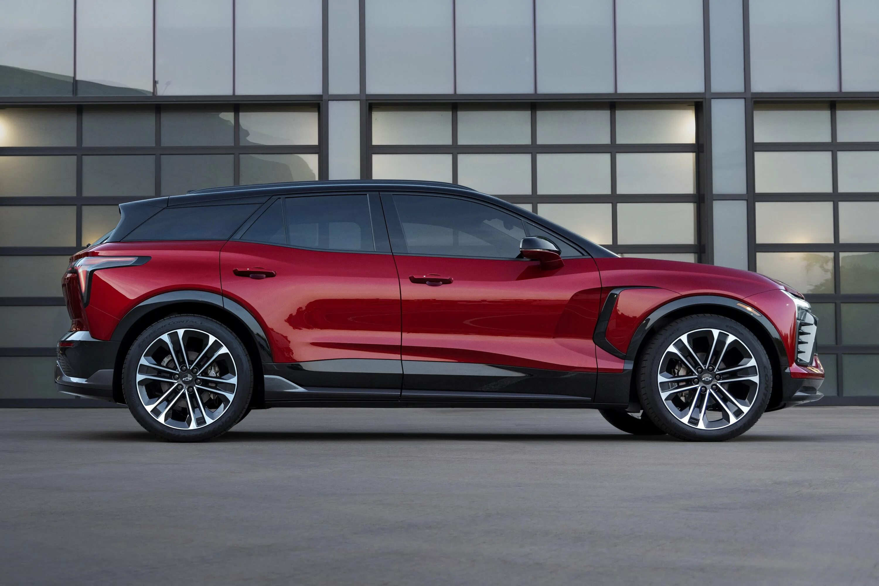 Модели машин 2024. Chevrolet Blazer 2023. Chevrolet Blazer 2022. Шевроле блейзер 2023 года. Шевроле блейзер 2022.