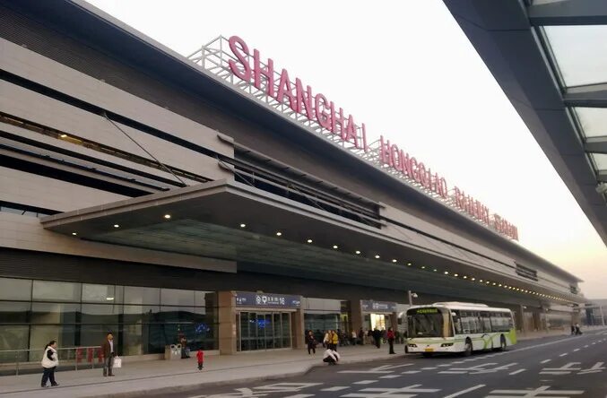 Shanghai hongqiao railway. Вокзал шанхай хунцяо. жд вокзал шанхай hongqiao. хунцяо транспортный хаб. хунцяо депо.