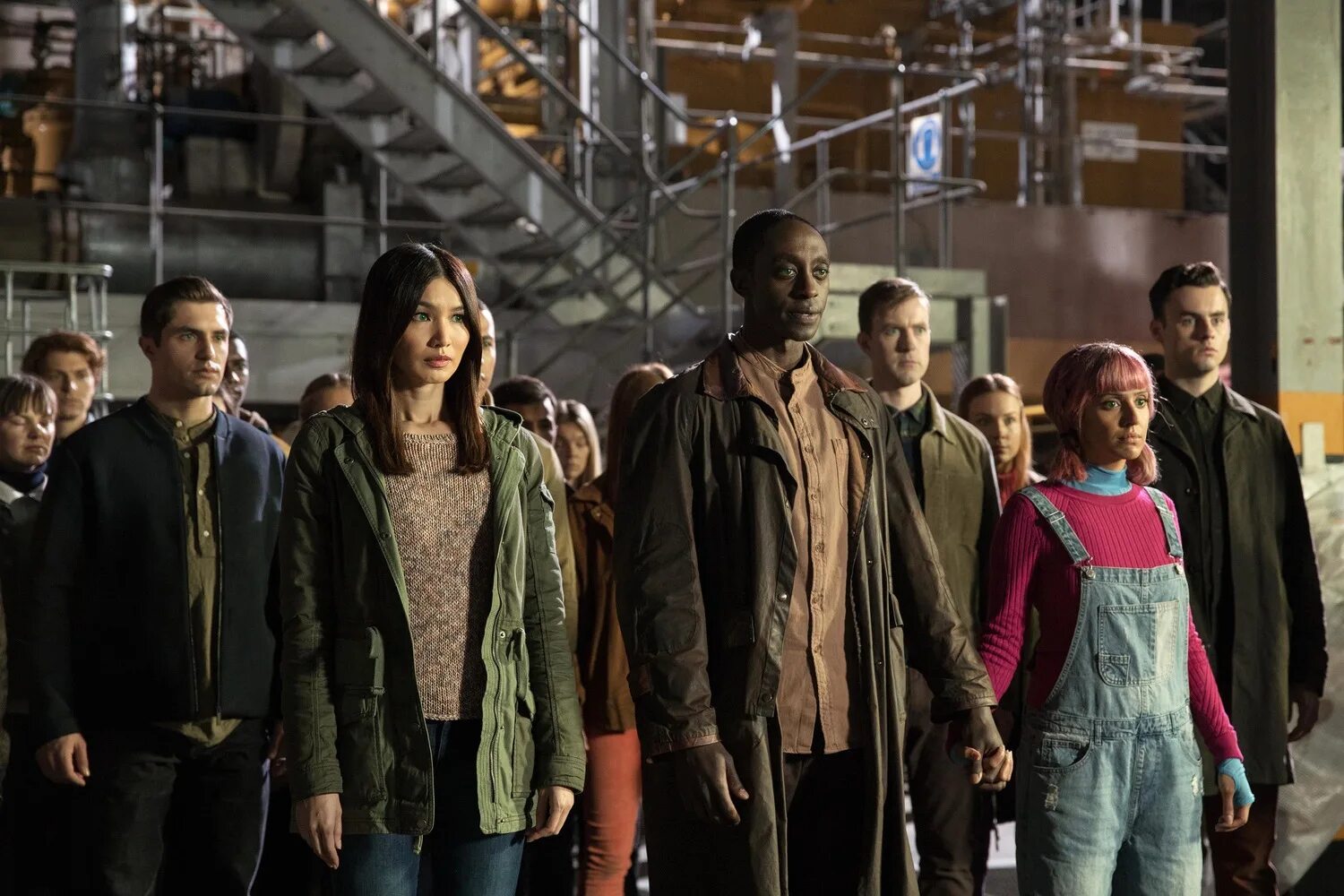 Люд 1. Сериал люди 2015. сериал люди анита. сериал люди одди. люди сериал 3 сезон.