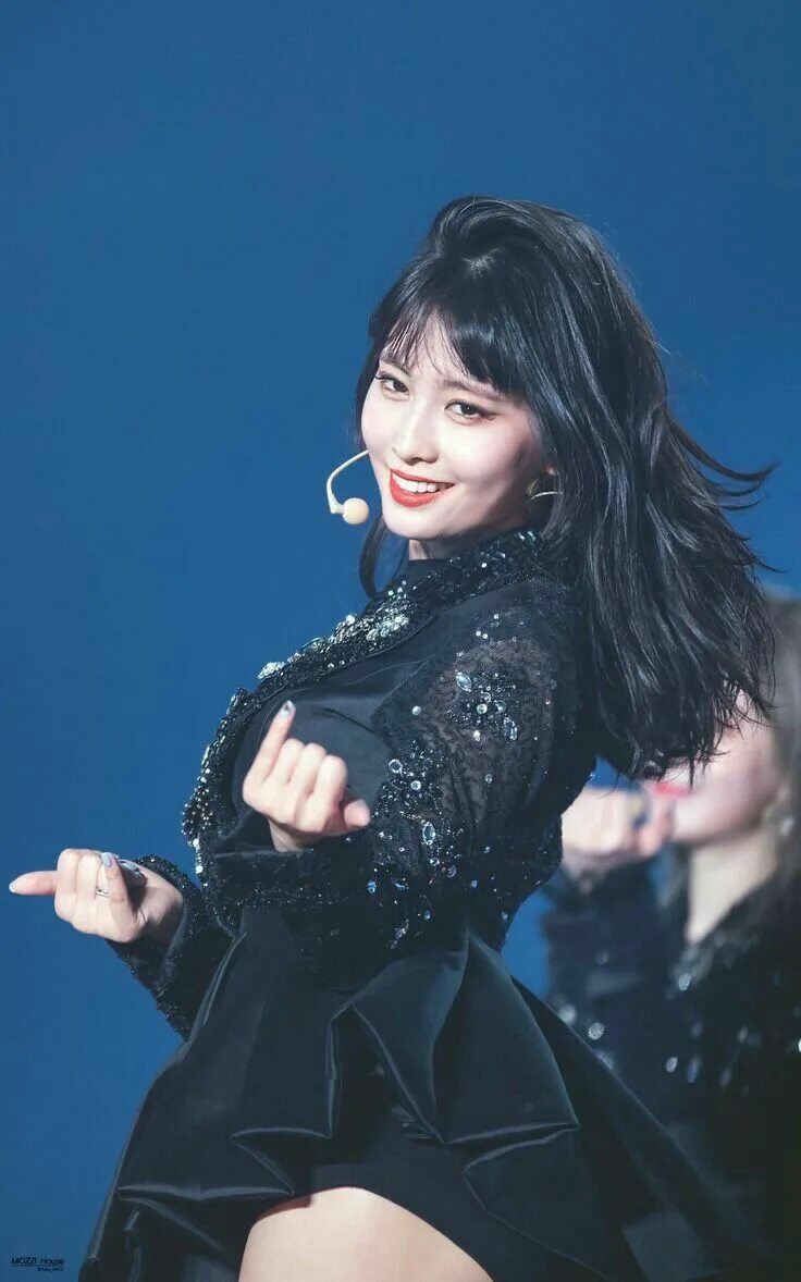 Момо 2019. Momoring. Кто был актрисой момо. Momoring. Момо 2019.