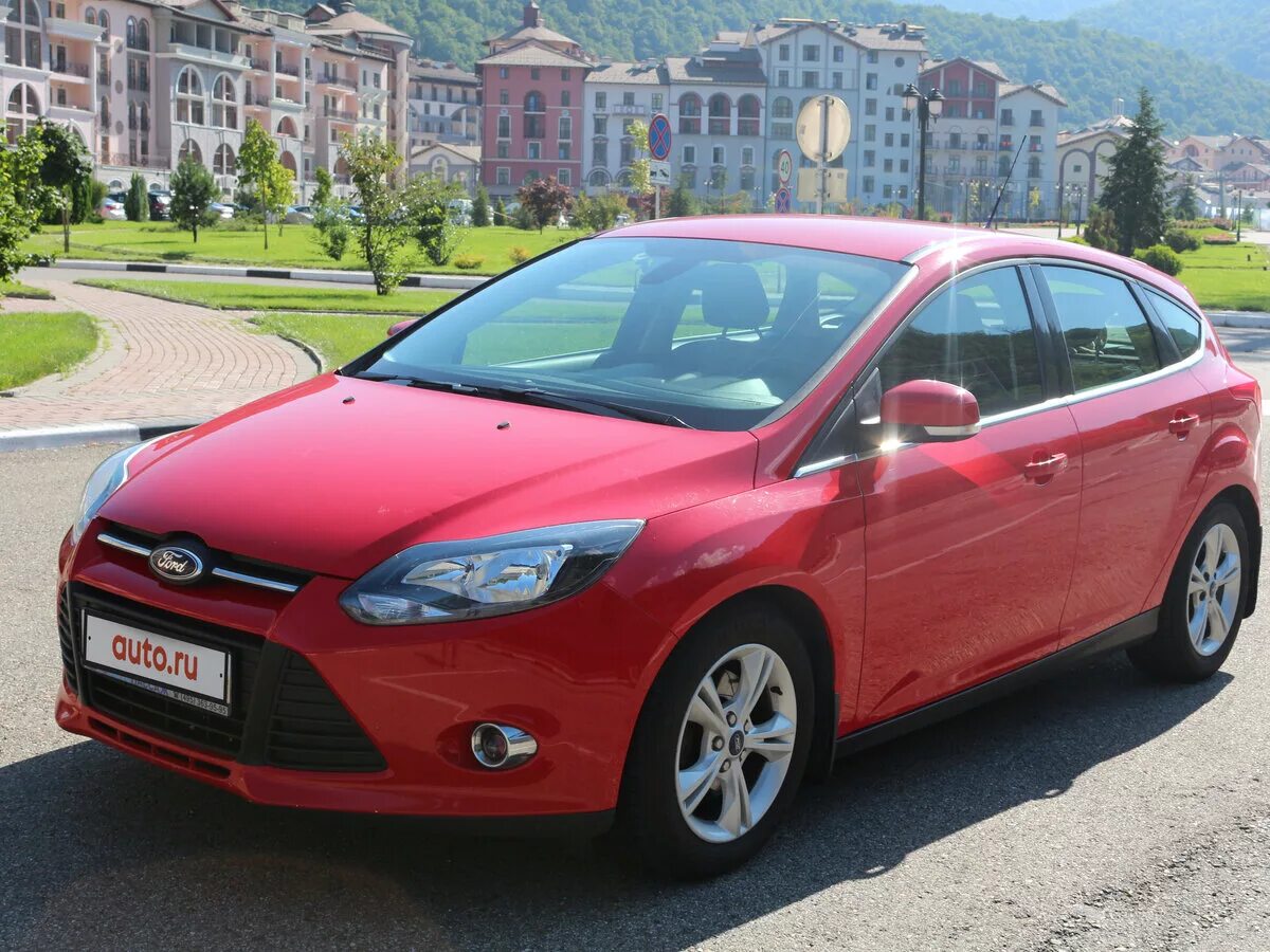 Форд хэтчбек бу. Ford Focus 3. Ford Focus 3 Hatchback. Ford Focus 2012. Ford Focus 3 хэтчбек красный.