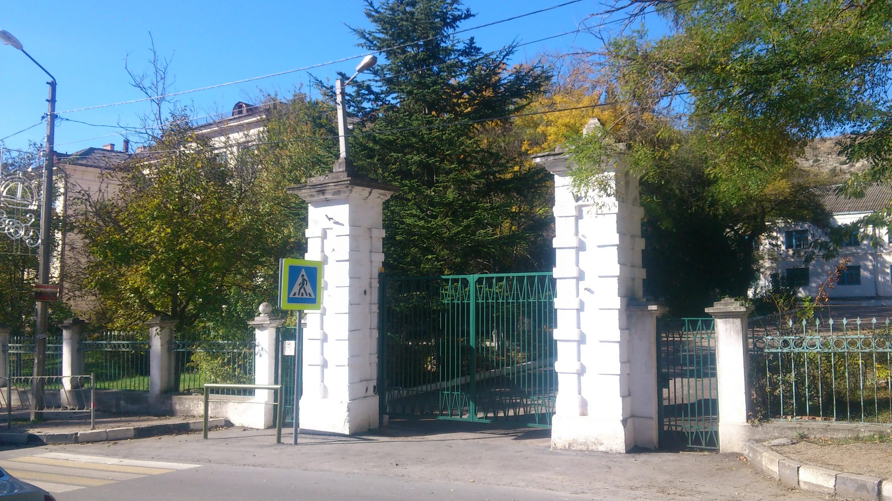 Школа 27 севастополь. Школа 6 инкерман. Школа интернат 6 инкерман. Школа интернат татарск. Музыкальная школа 6 севастополь.