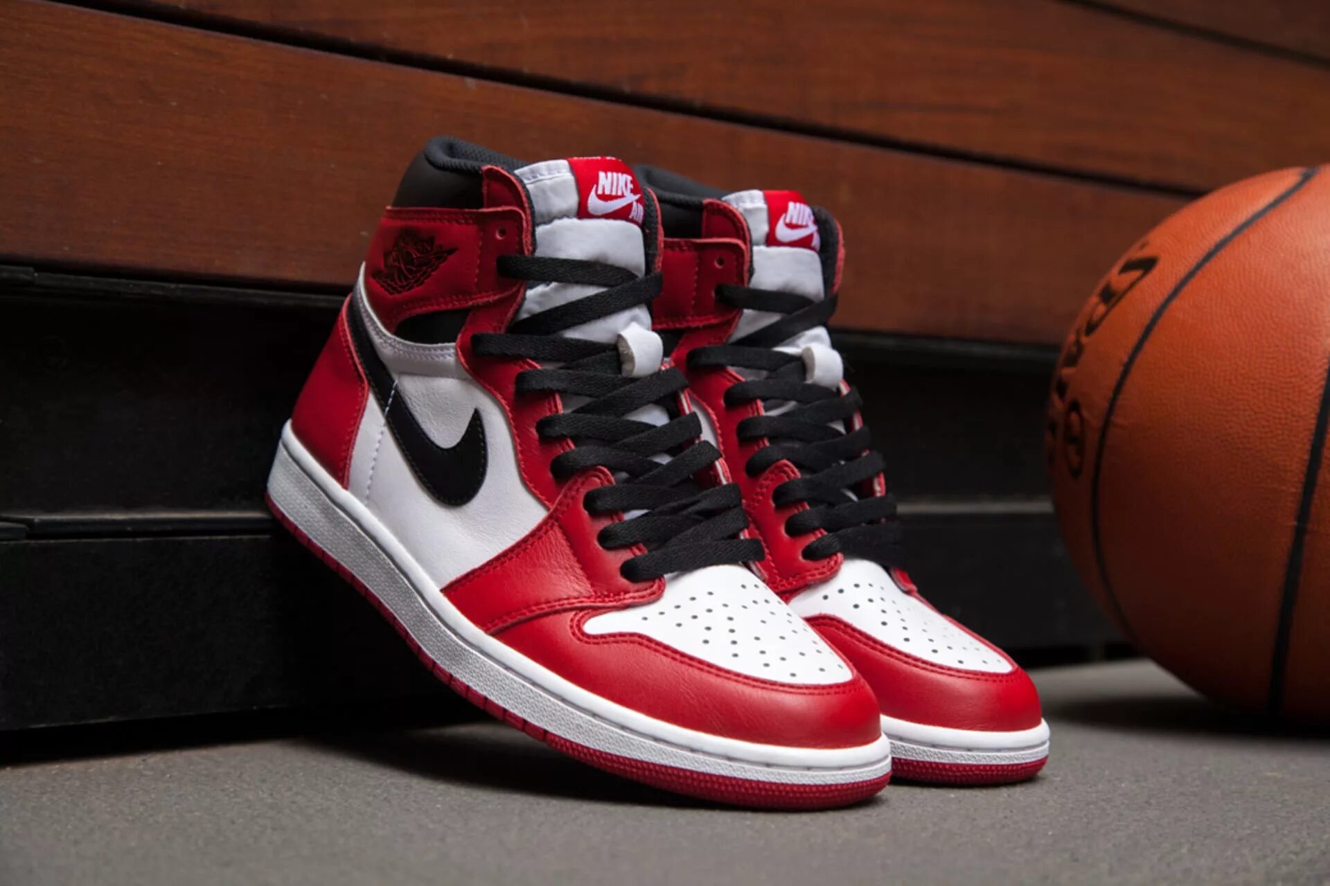 Nike jordan 1 mid. Nike air jordan 1 chicago. Nike air jordan chicago. Air jordan 1 retro. Nike sb x air jordan 1 retro high og.
