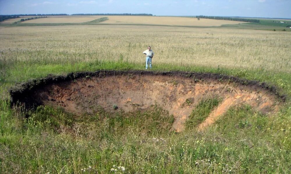 Земля буд. Воронка Сасово 1991. Взрыв в Сасово 1991. Воронка взрыв Сасово. Воронка в Сасово.