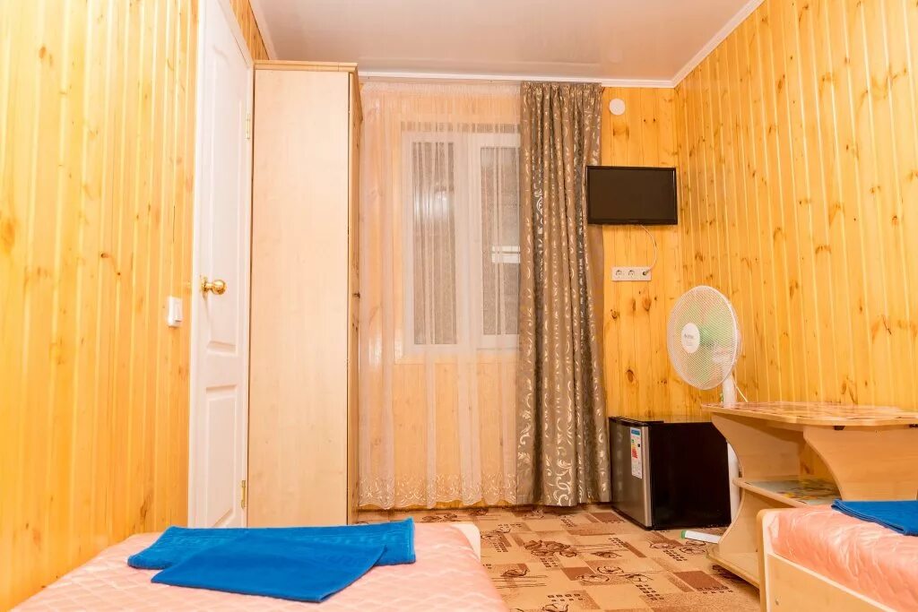 Анапа гостевой дом новороссийская 57. Новороссийская 62 анапа. Четырехместный номер. Анапа улица новороссийская 128 отель. Анапа новороссийская 62а.