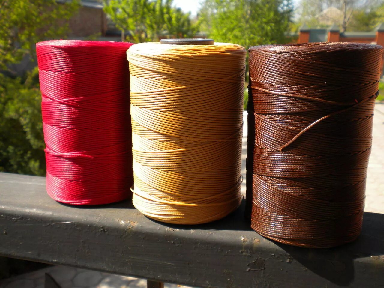 нить вощеная 1. нитка 1. нитки вощеные слам 1. 8 мм 270 метров. нить 1мм полиэстер плетеная 100м.