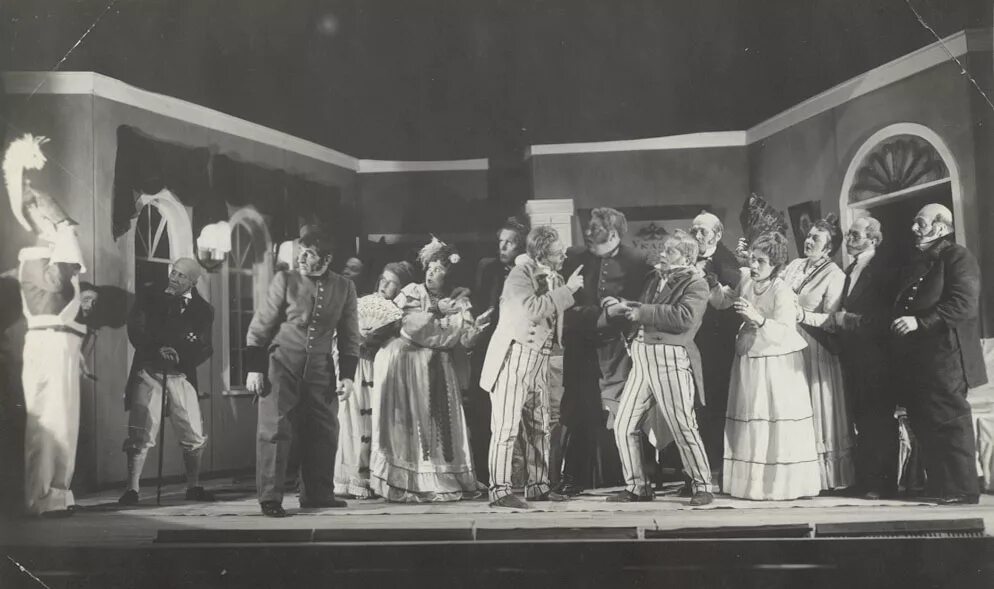 труппа олега ефремова. вишнёвый сад чехов мхат горького. недоросль театральная постановка 1782. 1922 год театр вахтангова принцесса турандот. гоголь ревизор спектакль.