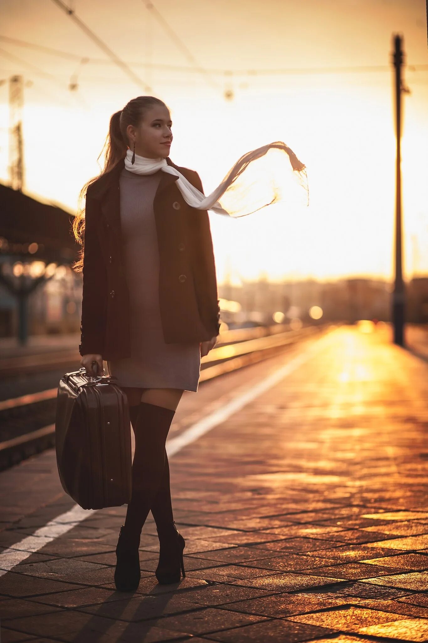 согласилась на улице. фотосессия в городе девушка. красивые женщины на улицах городов. фотосессия в городе девушка. красивые женщины на улицах городов.