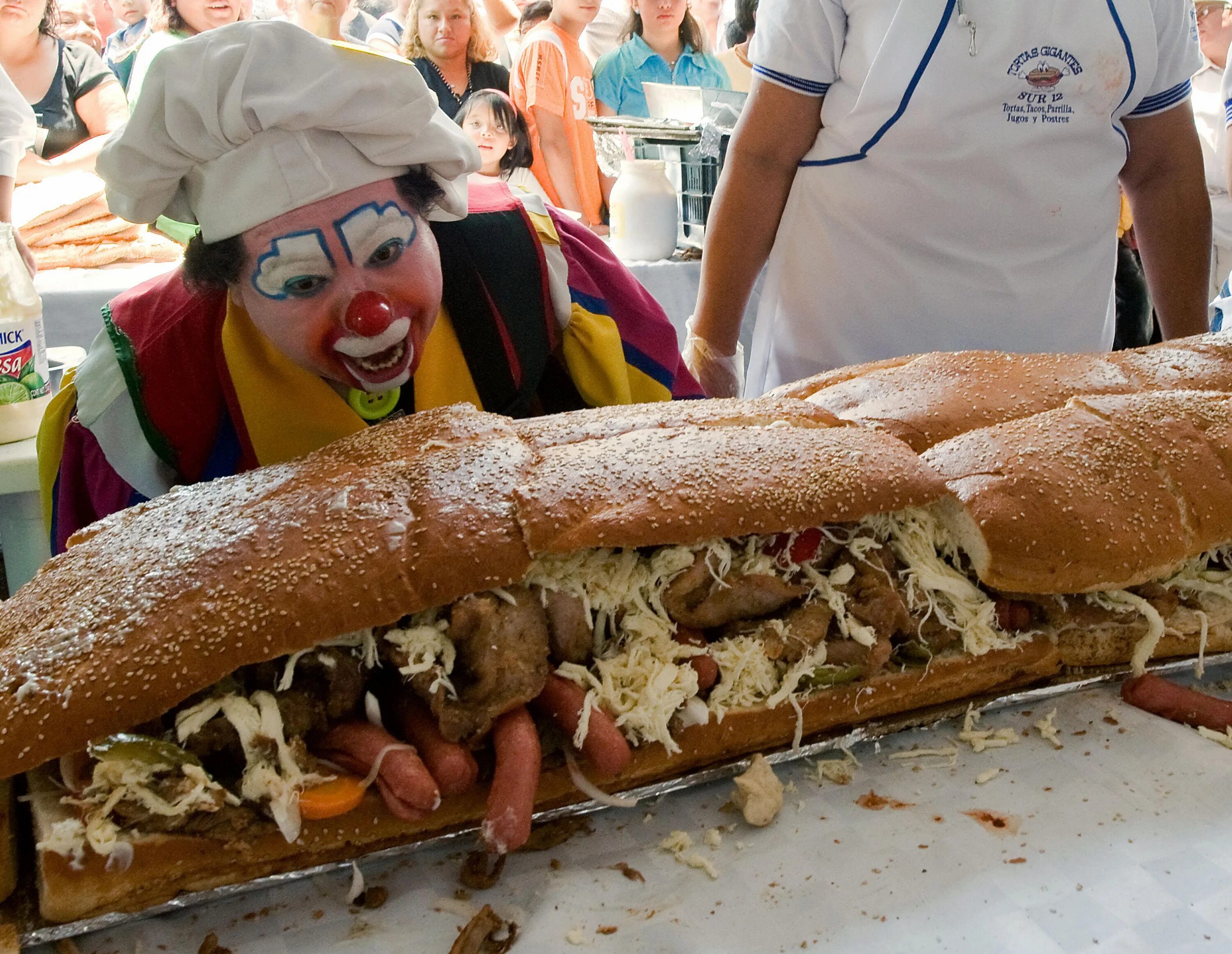Огромный бутерброд. Самый большой бутерброд. Самыйбольшойьутерброт. Самый большой бутерброд в мире. Самые большие питания