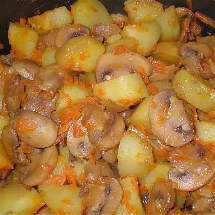 Блюдо с шампиньонами и картошкой