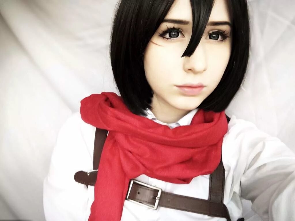 Mikasa cosplay. Mikasa Ackerman Cosplay. Макияж Микаса Аккерман. Oichi Cosplay Микаса Аккерман. Микаса Аккерман косплей.