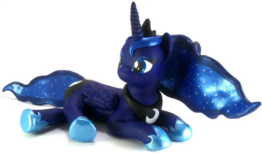 Детский мир луна. Princess Luna Toy. Пони Луна игрушка. Мягкая игрушка принцесса Луна. Принцесса Луна пони игрушка.