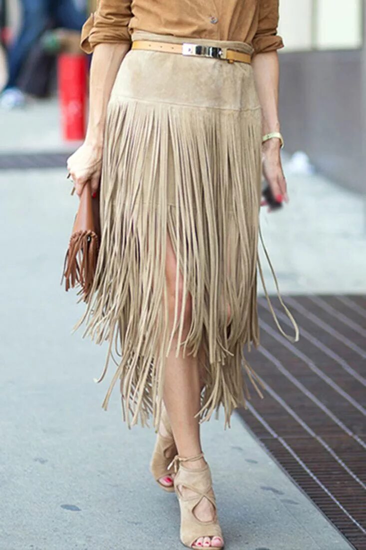 юбка с бахромой стритстайл. юбка с длинной бахромой. образы с бахромой. одежда с бахромой. бахрома носить.
