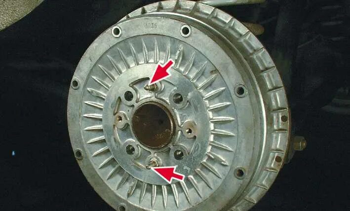 Как снять барабан 2107 Rear wheel brake pads replacement (VAZ-2104 "Zhiguli" 1984-2012 / Chassis / Br
