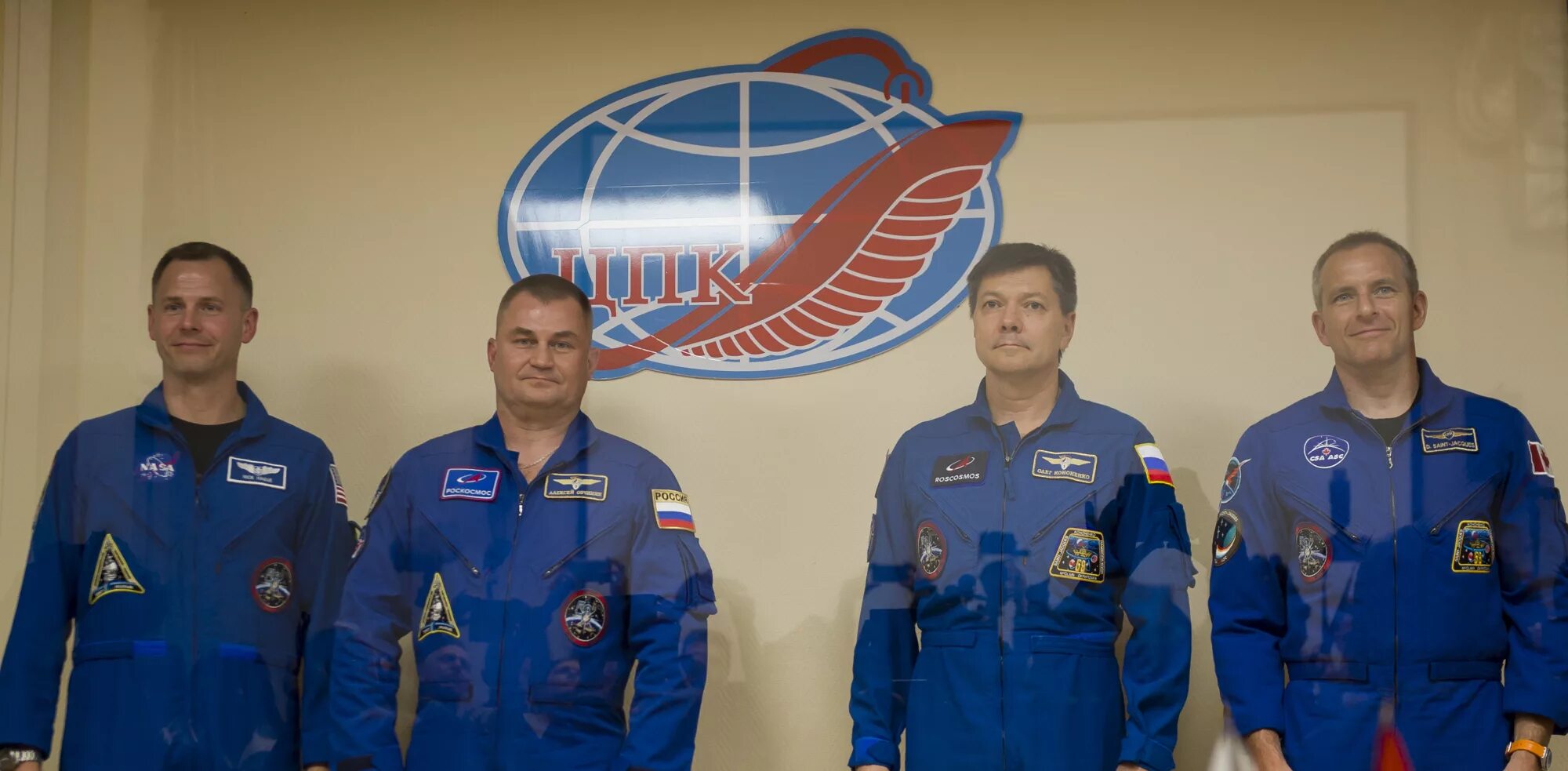 нтц роскосмос. сергей кудь сверчков космонавт семья. роскосмос логотип белый. тучин николай васильевич роскосмос. нтц роскосмос.