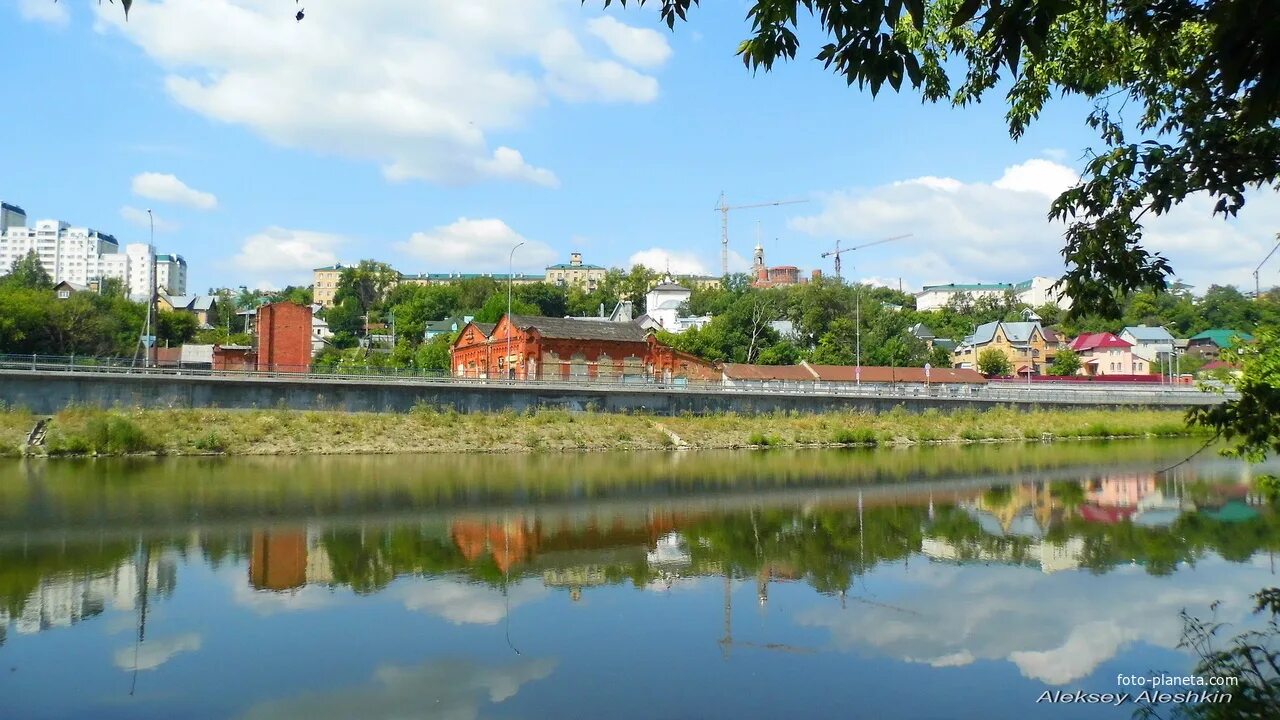 Город на реке сура. Река Сура Пенза. Пенза набережная реки Пензы. Набережная реки Суры Пенза. Пенза река Сура пляж.