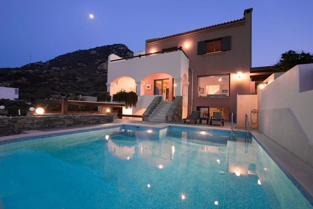 Красивые виллы в греции. Sea breeze villas. Sea breeze виллы. Дом у моря греция. Отель sea breeze баку.