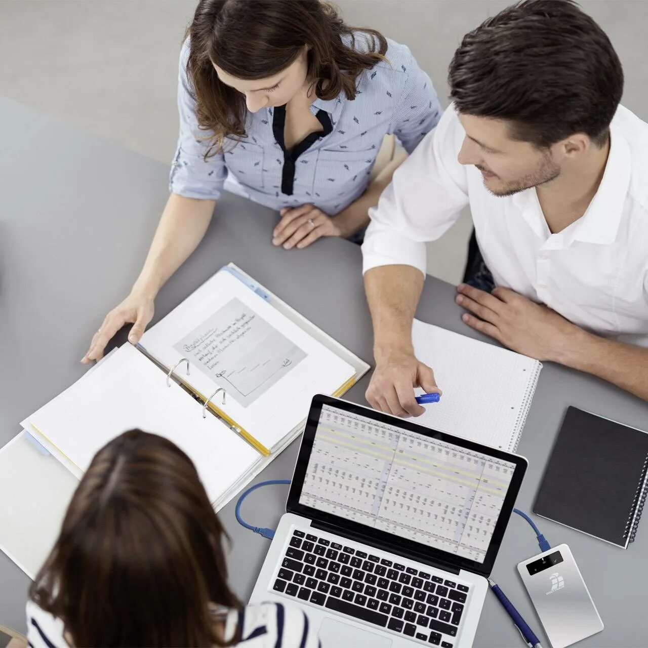 Подготовка специалистов. Специалист по дистанционному обучению. Специалист по дистанционному обучению. Удаленная поддержка компьютеров. Дистанционное образование.