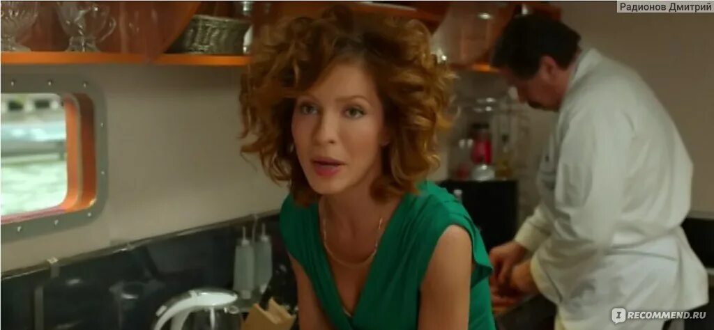 Горячая Елена Подкаминская В Ночной Рубашке – Кухня (2012)