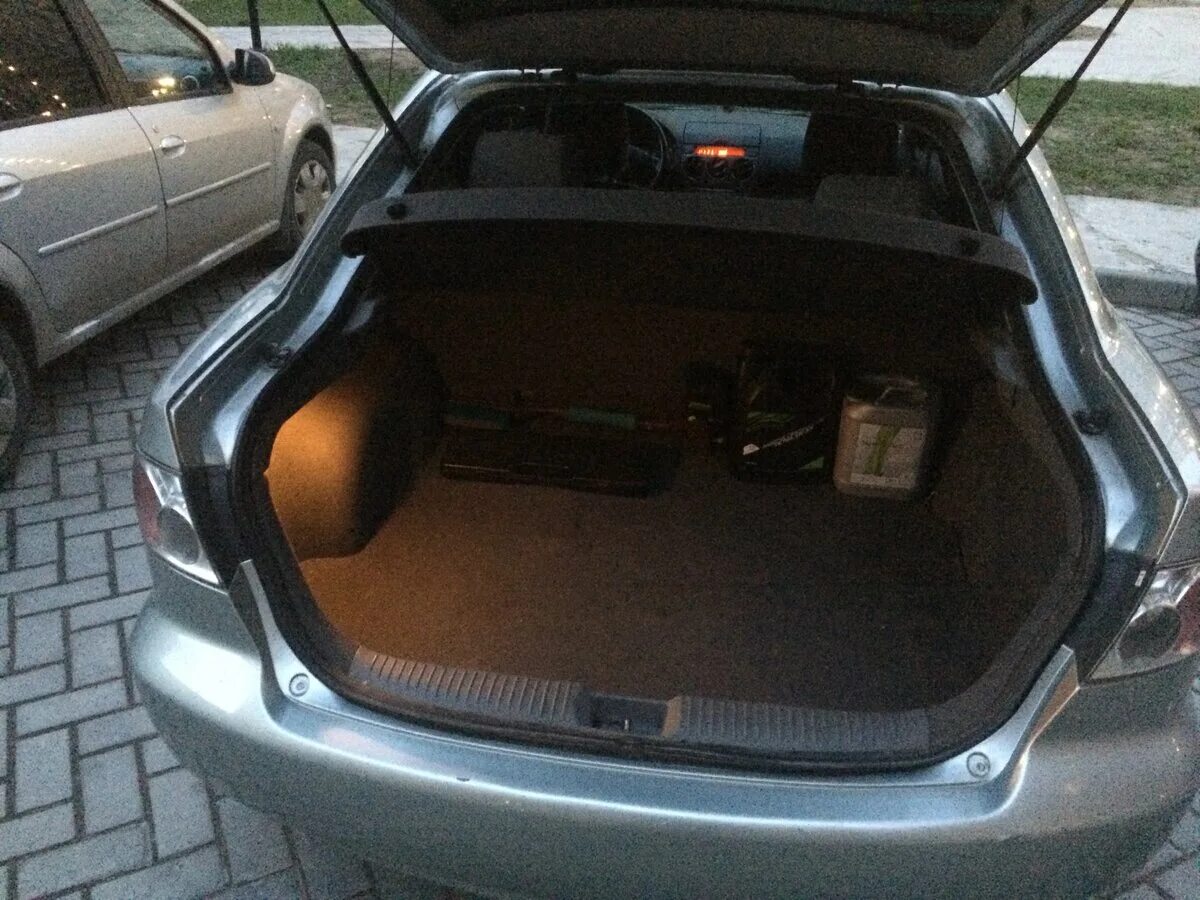 Багажник мазда 6 gg. Мазда 6 лифтбек багажник. Сабвуфер Мазда 6 gg лифтбек. Mazda 6 GH лифтбек багажник. Мазда 6 1.8 лифтбек багажник.