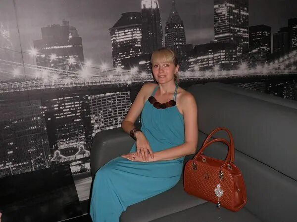 женщины питера. красивые женщины из фотостраны. женщины за 60 лет для встреч в питере. красивые девушки для серьезных отношений. женщины санкт петербурга.