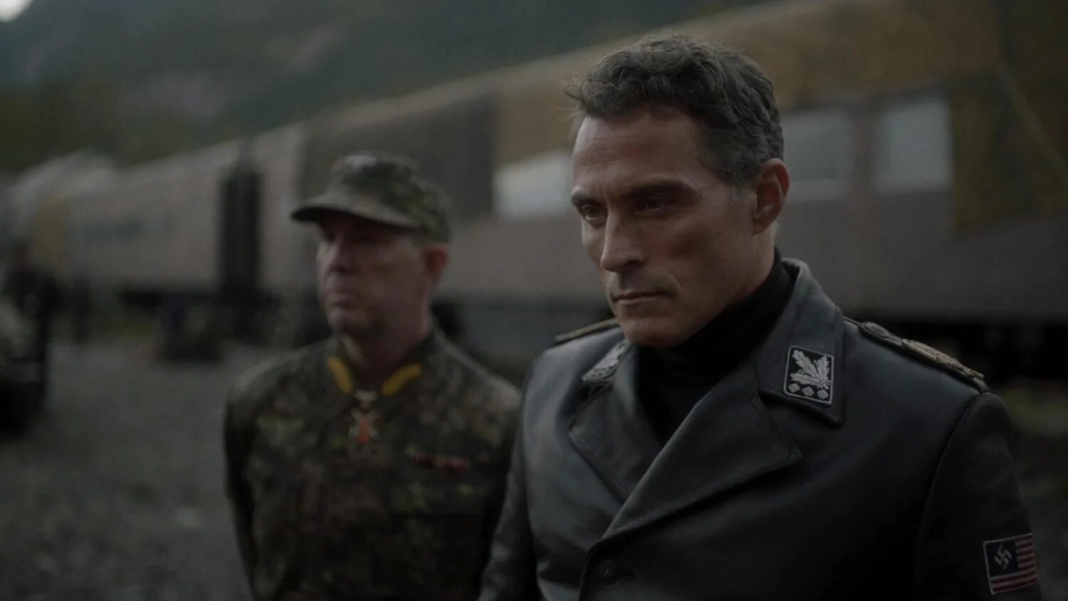 Каст человек в высоком замке. Человек в высоком замке 4. Джон смит человек в высоком замке. Руфус сьюэлл джон смит. Руфус сьюэлл джон смит.