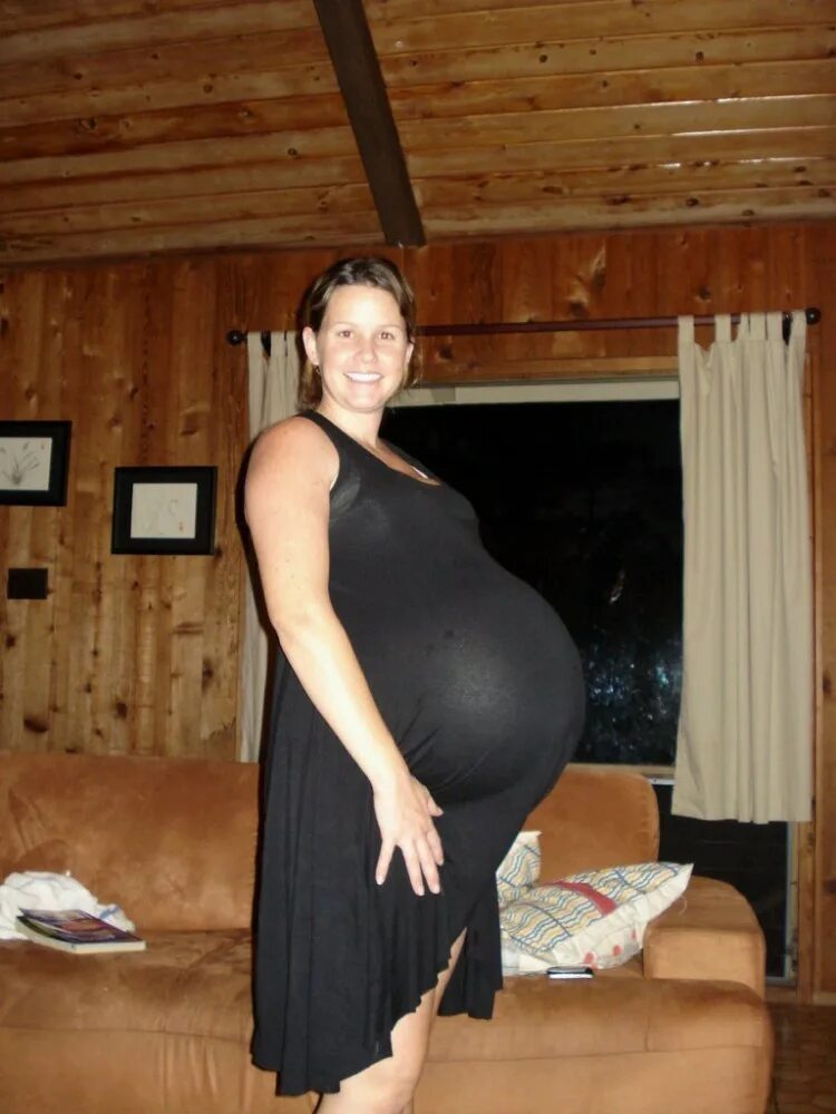 Big pregnant mom. прегнант дизабелли биг белли. огромные животы беременных. гигантские животы беременных. жешшинв с больщими животпми.