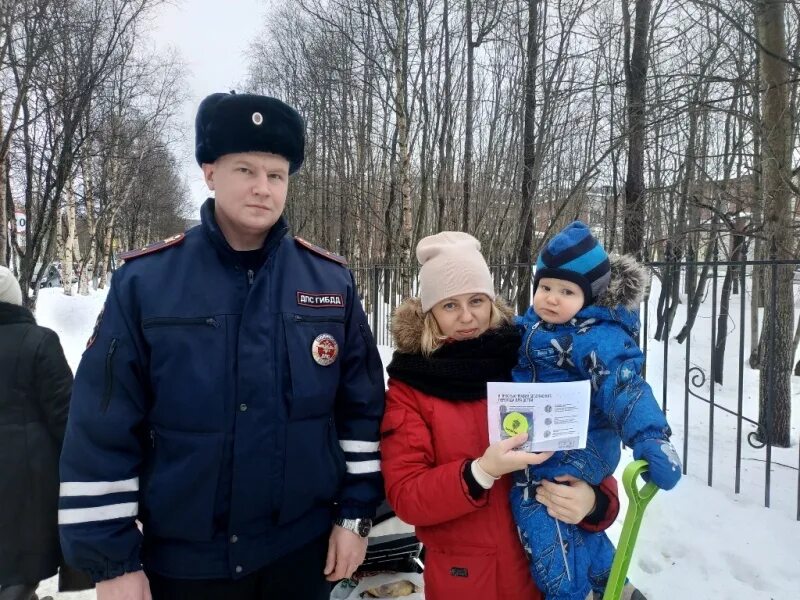 Микрорайон. Древний город кола мурманск. Дтп на печенгской дороге. Мост через реку тулома мурманская область. Кола мурманская область новости.